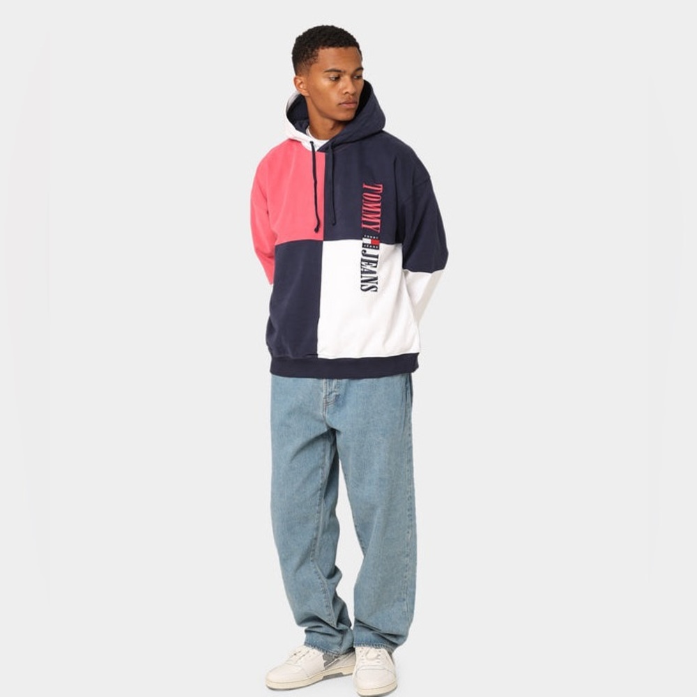 Tommy Hilfiger TJM Skater Archer Block
Hoodie, Size Medium NWT - Picture 2 of 11